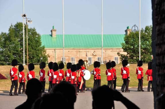Cerimônia da troca da guarda, na Citadela de Quebec, no Canadá